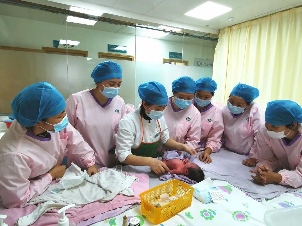 楚雄妇婴监护型护送